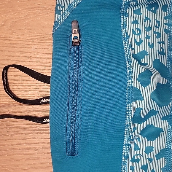 Nike Athletic Running Capri Leggings Size Large Teal - Picture 5 of 7
